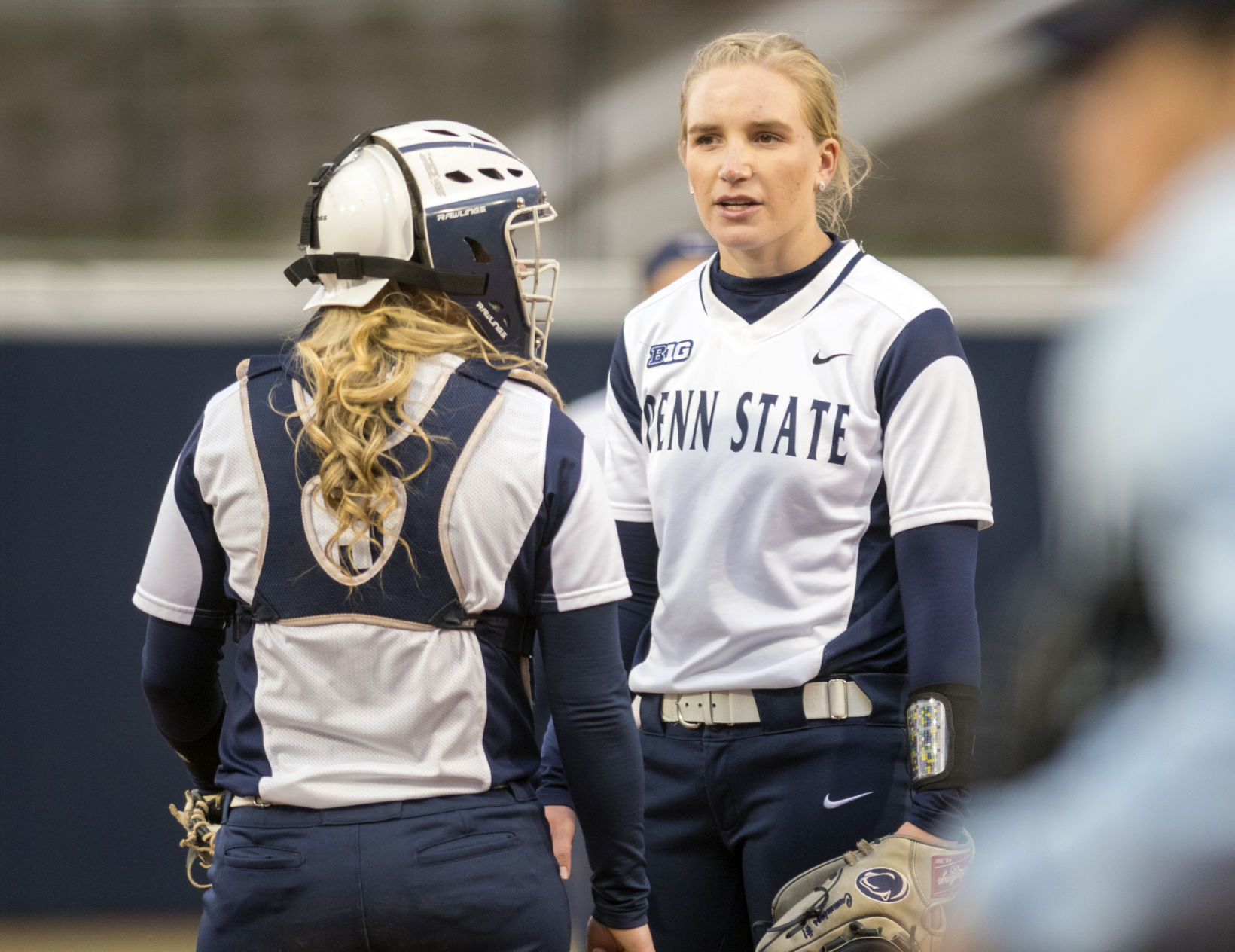 softball, Michigan, Jessica Cummings (1) and Kennedy Legg (5)